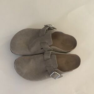 Universal thread Suede Slip-On Clog with Buckle in Light Gray